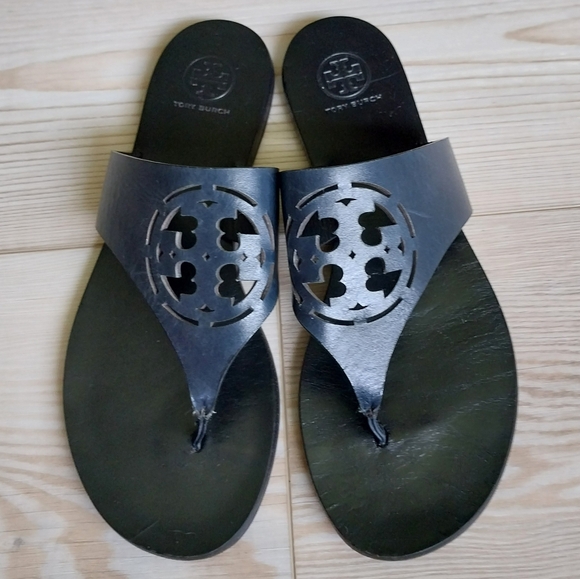 Tory Burch Zoey Cutout Thong Sandals - Picture 2 of 9